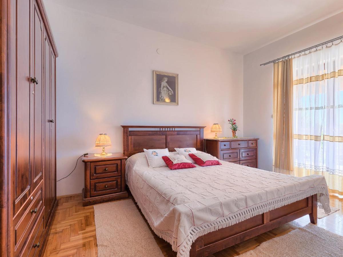 Počitniška hiša Ana Lucija - Rca508 By Interhome Pula